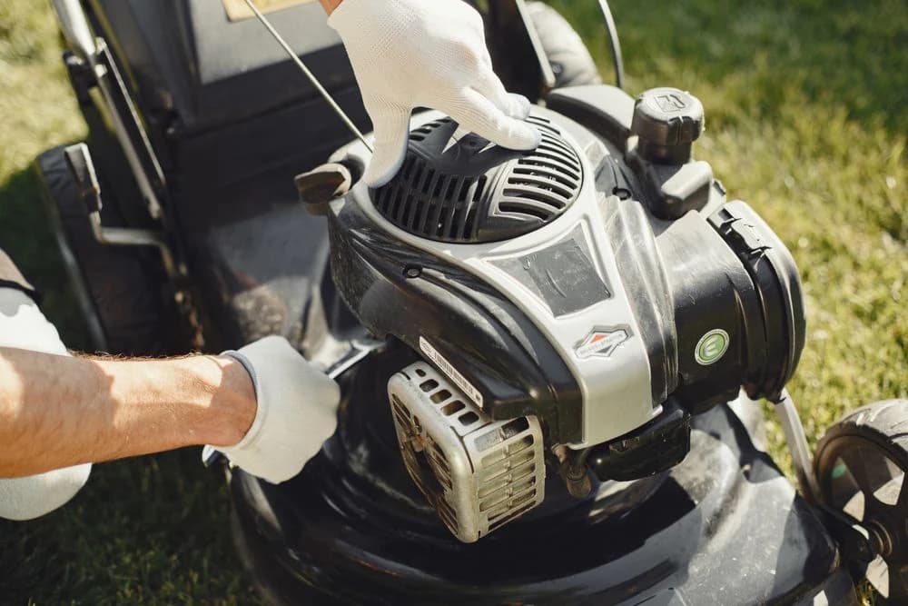Tondeuse Stihl — carburateur encrassé